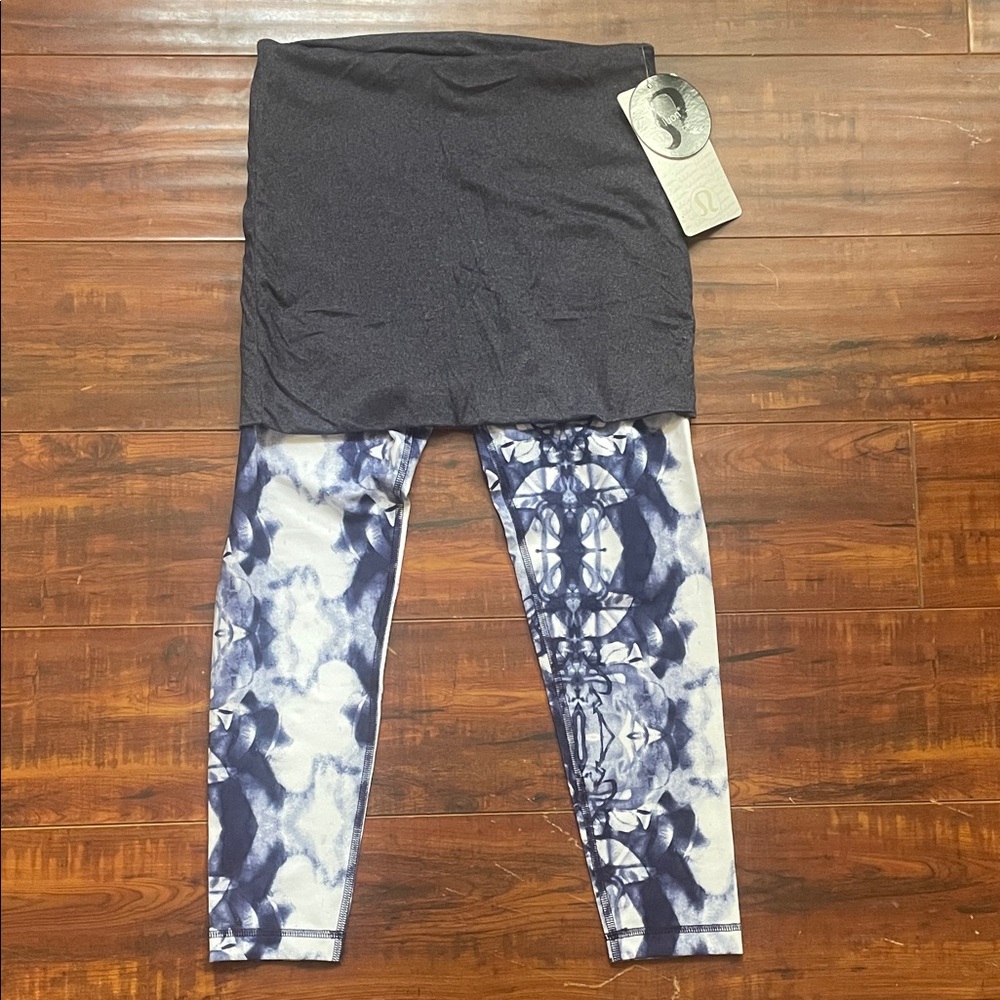 Lululemon Athletica “Yin To You” Blue and White Tie Dye Calf Length Skort